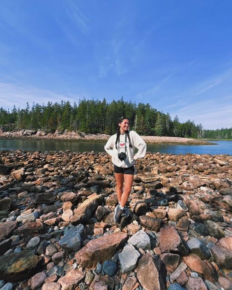 Maine you have my heart 🫶🏼🌲 Maine Photoshoot, Maine Vacation, Vacation Aesthetic, Hawaii Life, Portland Maine, Aesthetic Pics, Instagram Pictures, Aesthetic Pictures, My Heart