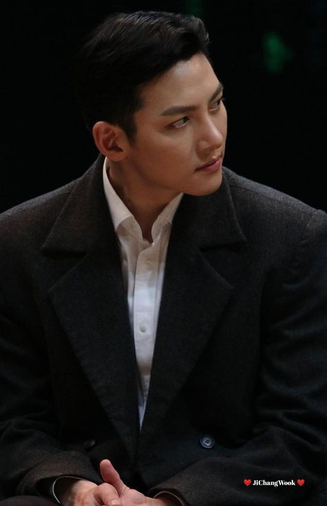 Bodyguard Aesthetic, Ji Chang Wook Photoshoot, Ji Chang Wook Smile, Evil Pictures, Why I Love Him, Actors Male, Korean Fashion Dress, Gong Yoo, Famous Men