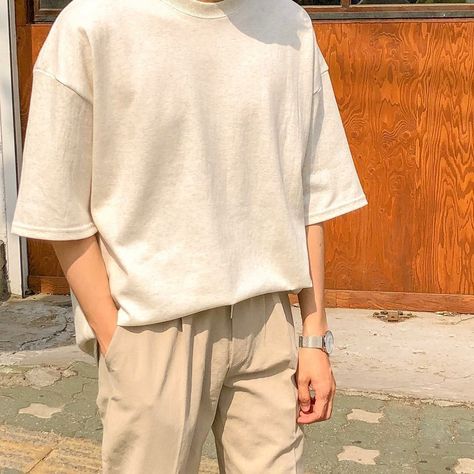 Fits Inspiration, Clothing Labels Design, Nude Outfits, Minimalist Fashion Men, Beige Outfit, Mens Outfit Inspiration, Mens Fashion Streetwear, Latest Mens Fashion, Men Fashion Casual Outfits