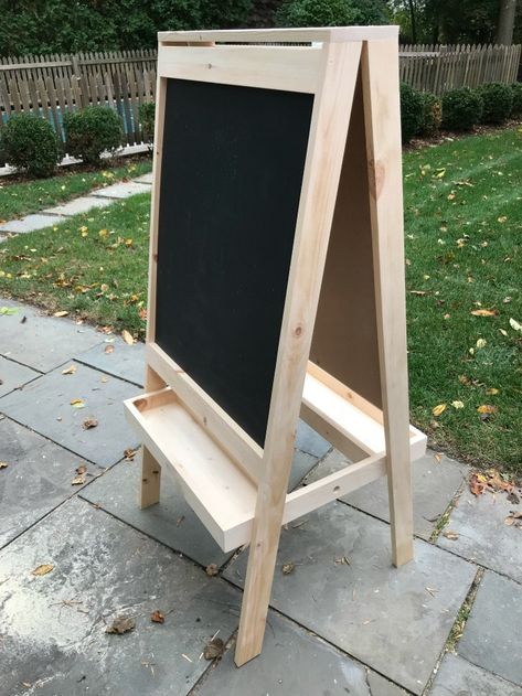 easel for kids natural wood Toddler Easel, Kids Art Easel, Diy Easel, Kids Easel, Palette Furniture, Chalkboard Easel, Diy Kids Art, Diy Kids Furniture, Diy Preschool