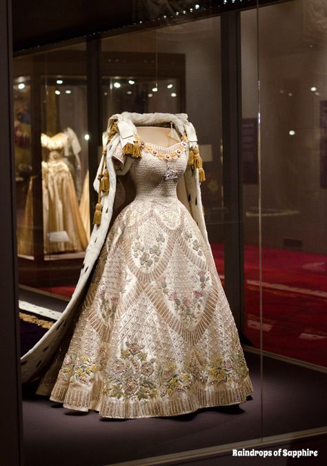 Queen Elizabeth II's Coronation Dress, designed by Norman Hartnell and Coronation Robe made by Ede and Ravenscroft and embroidered by the Royal School of Needlework, 1953. Coronation Gown, Coronation Robes, Royal Gowns, Queen's Coronation, Norman Hartnell, Historical Gowns, Coronation Dress, Royal Dresses, Retro Mode