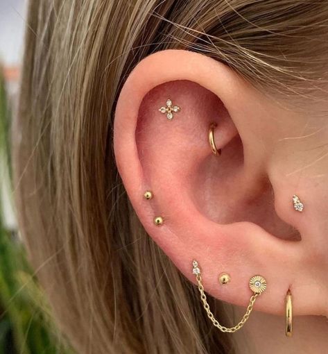 Daith Tragus Piercing, Stud Earring Stack, Piercing Stack Ideas, Constellation Ear Piercings, Peircings Earring Ideas, Stacked Lobe Piercing, Ear Piercing Curation, Piercing Curation, Curated Ears