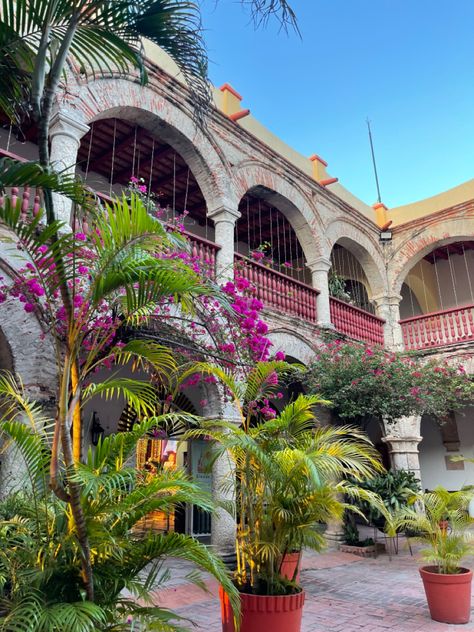 pink trews, beautiful architecture in colombia Colombian Architecture Home, Latin America Architecture, Blaze Zabini, Colombia Architecture, Colombian Architecture, Latin American Architecture, Hacienda Style Homes, Architecture Classic, Hacienda Style