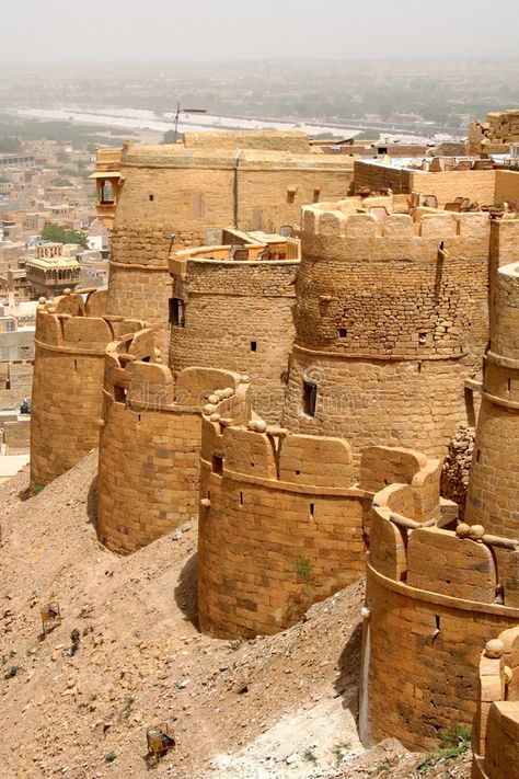 Jaisalmer Fort Photography, Rajasthani Elements, Jaisalmer Photography, Rajasthan Fort, Indian Fort, Jaisalmer Fort, Temple Ideas, Umaid Bhawan Palace, Royal Castle