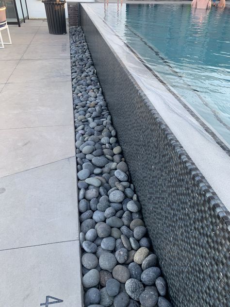 Gunite Pool Ideas, Pebble Garden Ideas, Pool Edging, Pool Detail, Backyard Splash Pad, Garden Pool Design, Pebble Garden, Outdoor Pool Area, Residential Pool