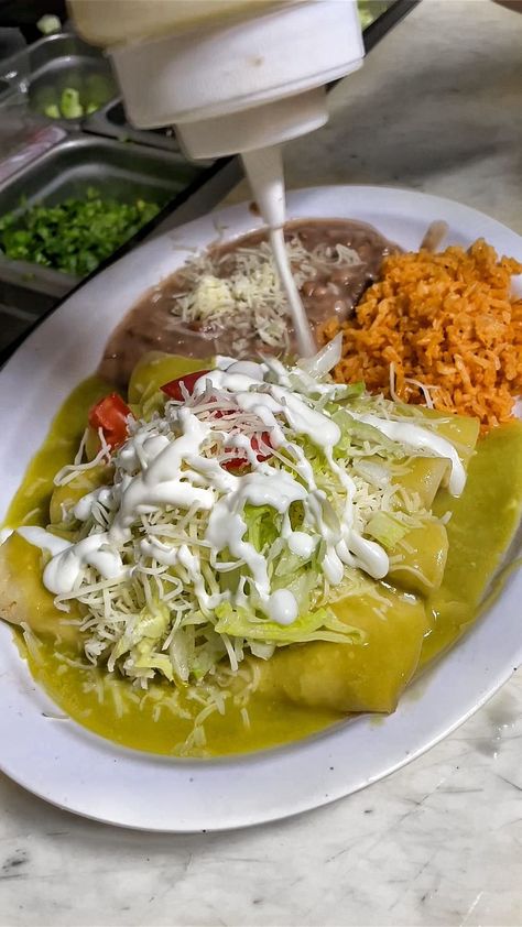 Cooking Mexican Food, Comidas Mexicanas Ideas, Enchiladas Mexicanas, Green Enchiladas, Mexican Food Dishes, Freezable Meals, Mexico Food, Mexican Dinner, Easy Healthy Meal Prep