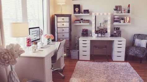 Makeup Room Ideas, Makeup Room Design, Salon Interior Design Ideas, Beauty Salon Interior Design, Office Makeup, Makeup Room Decor, Vanity Room, Glam Room, Salon Interior Design