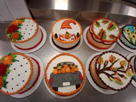 Pretty Fall Birthday Cakes, Harvest Cake Decorating, Thanks Giving Cake Design, Simple Fall Themed Cakes, Fall Themed Cakes Autumn, Scarecrow Cake Ideas, Fall Inspired Cakes, September Cakes Ideas, Fall Cake Designs Easy