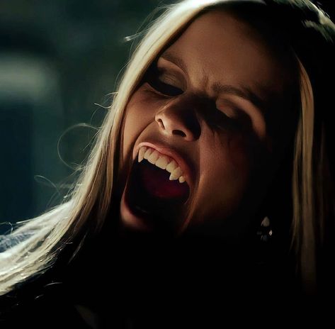 Rebekah Mikaelson Vampire Face, Vampire Faces, Rebekah Mikaelson Icons, The Originals Rebekah, Vampire Diaries Rebekah, Tvd Characters, Vampire Barbie, Rebekah Mikaelson, Vampire Pictures