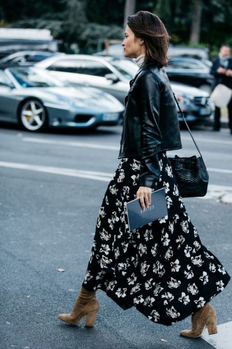 Summer to Fall Outfit: Black floral maxi dress, suede camel booties, leather jacket Skirt Diy, Black Floral Maxi Dress, Moda Paris, Looks Chic, 가을 패션, Fall Winter Style, Style Fall, Looks Style, Fall Winter Fashion