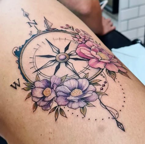 Compass Arrow Flower Tattoo, Pretty Compass Tattoo, Starting Over Tattoo Ideas New Beginnings, Unique Tattoo Designs Creative For Women, Floral Compass Tattoo Feminine, Compass Tattoo With Flowers, Compass With Flowers Tattoo, Compass Tattoos For Women, Compass Flower Tattoo