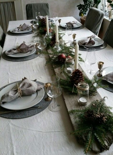 Christmas Dining Table Decor, Christmas Dining Table, Christmas Dinner Table, Christmas Tablescape, Xmas Deco, Holiday Tablescapes, Christmas Interiors, Christmas Tablescapes, Festive Tables