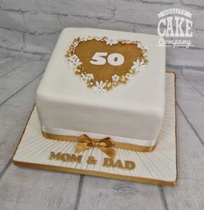 Golden Anniversary Cake Simple, 50th Anniversary Cakes Simple, Anniversary Cake Simple, Wedding Anniversary Cake Ideas, Golden Anniversary Cake, Golden Wedding Anniversary Cake, Anniversary Cake Ideas, 50th Anniversary Cakes, Cakes Simple