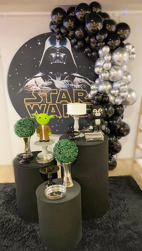 Starwars Birthday Theme, Starwars Birthday Ideas, Starwars Party Ideas, Star Wars Pinata, Star Wars Theme Birthday, Elena Birthday Party, Decoracion Star Wars, Star Wars Themed Birthday Party, Xbox Cake