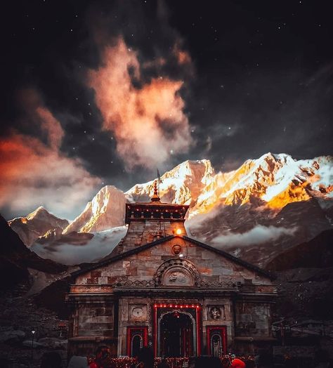 Kedarnath Temple, Wall Prints Quotes, Happy Gandhi Jayanti, Good Evening Greetings, Temple Photography, Physical Geography, Mountain Lover, Lord Shiva Hd Wallpaper, Shiva Photos