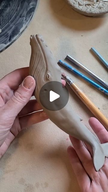 Whale Clay Art, Clay Fish Tutorial, Whale Pottery Ideas, Ceramic Whale Pottery, Air Dry Clay Whale, Fun Pottery Ideas, Whale Pottery, Whale Clay, Whale Template