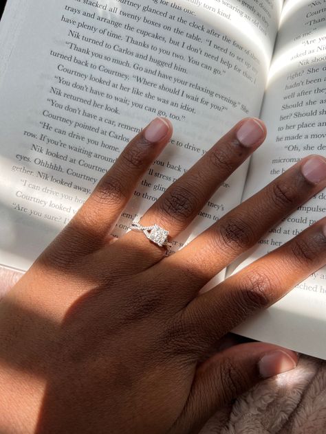 Black Couple Wedding Rings Hands, Wedding Rings For Black Women, Wedding Ring Brown Skin, Black Woman Wedding Ring Aesthetic, Engagement Rings African American, Engagement Rings On Dark Skin, Engagement Black Woman, Gold Engagement Ring Black Woman, Ring On Black Skin