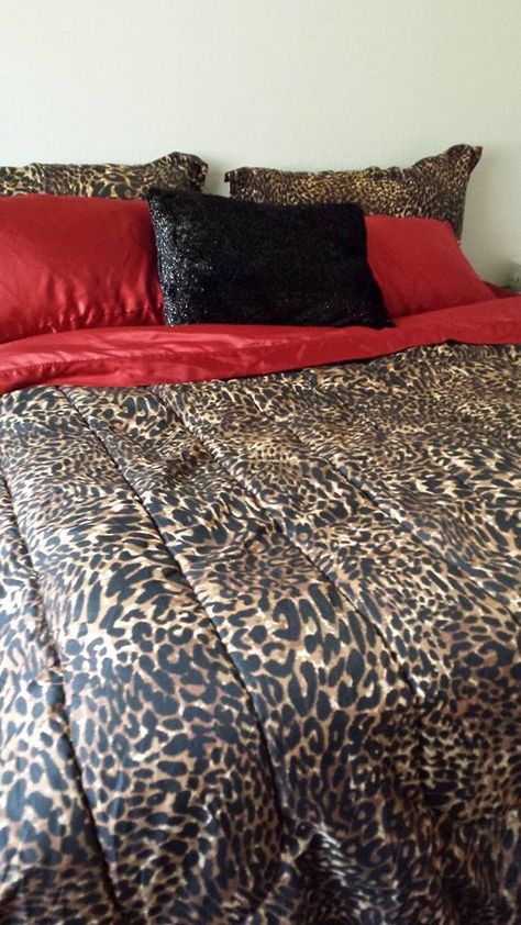 Cheetah bedding with red silky sheets! Cheetah Print Bed Sheets, Red Y2k Room, 2000s Bedding, Red And Cheetah Bedroom, Cheetah Print Room, Cheetah Print Rooms, Cheetah Print Bedroom, Cheetah Bedding, Zebra Print Bedroom