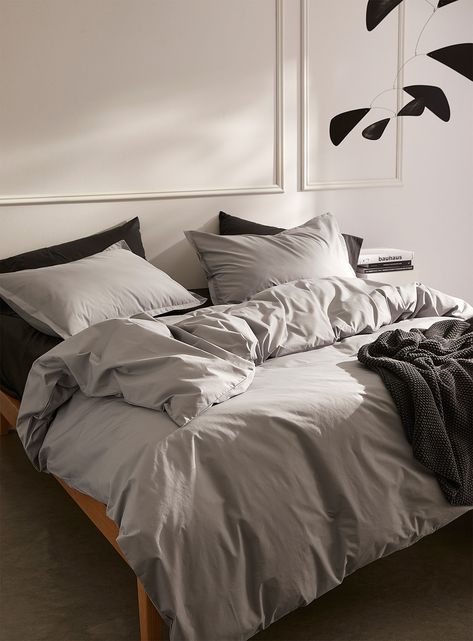 Mens Bed Ideas, Percale Duvet Cover, Colorful Duvet Covers, Bedroom Ideas Aesthetic, Bedroom Setup, White Duvet Covers, White Duvet, Modern Bedroom Decor, Duvet Cover Pattern