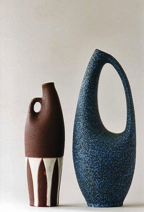 Sculptures Céramiques, Ceramic Bottle, Modern Pottery, Pottery Pitcher, Ceramics Pottery Art, Pottery Sculpture, Ceramics Ideas Pottery, Pottery Designs, Ceramic Vessel