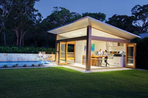 Cabana Ideas Backyard, Modern Pool Cabana, Backyard Cabana, Swimming Pool Heaters, Modern Pool House, Poolside Cabana, Pool House Plans, Contemporary Resort, Pool Cabana