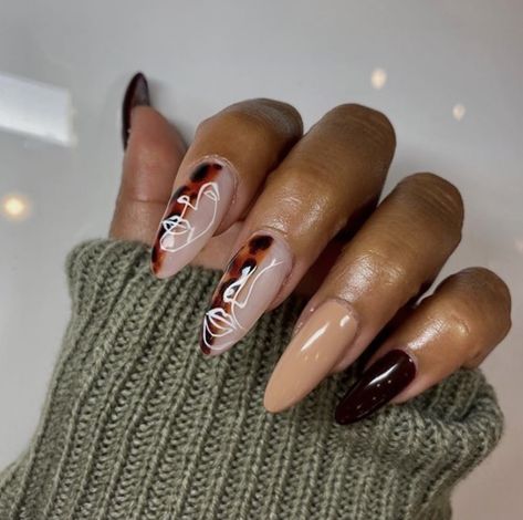 Thanksgiving Nails Fall, Nail Ideas Designs, Fall Nail Idea, Paintbox Nails, Fall Nail Ideas, Thanksgiving Nail Designs, Makeup Training, Nude Nail Polish, Cosmetology School