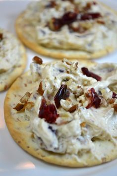 Cracker Spread, Pecan Treats, Cream Cheese Spread Recipes, Finger Sandwich, Cheese Spread Recipes, Cheese Spreads, Cranberry Cream Cheese, Yummy Dishes, Snack Dip