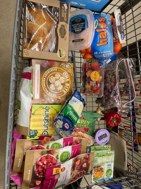 Grocery Cart Aesthetic, Grocery Haul Aesthetic, Haul Aesthetic, Smoked Turkey Breast, Muscle Mommy, Pizza Bagels, Fruit Bar, Grocery Foods, Healthy Groceries