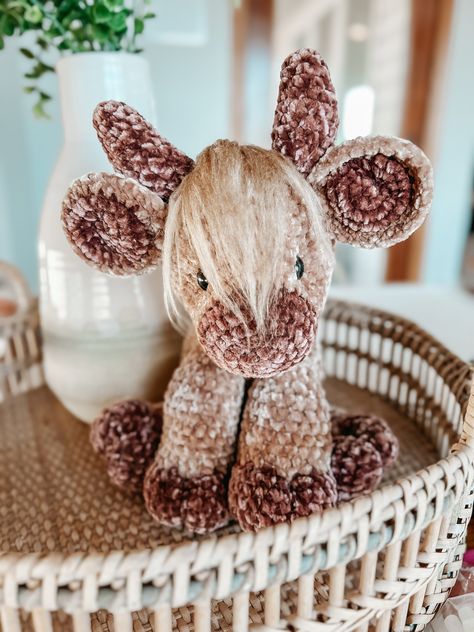 "Where are my Highland Cow lovers?! These adorable dudes would make the perfect addition to any nursery or just as home decor! MATERIALS + Velvet yarn + Safety eyes + Polyfill SIZE + 11\" Sitting + 13\" Standing" Highland Cow Stuffed Animal, Cow Baby Shower Theme, Cow Stuffed Animal, Stuffed Animal Crochet, Cow Nursery, Cow Highland, Cow Crochet, Cow Baby Showers, Cowgirl Baby