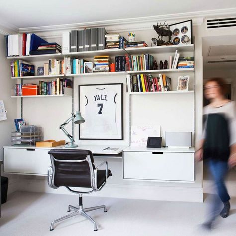 Take it with you when you move / Vitsoe's shelving system Workspace Desk, Dieter Rams, Studio Organization, Simple Desk, Workspace Inspiration, Shelving Systems, Workspace Design, Office Workspace, Bedroom Wardrobe