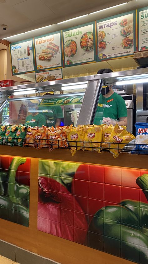 Fast Food Worker Aesthetic, Subway Sandwich Aesthetic, Food Lunch Aesthetic, Subway Food, Sandwich Aesthetic, Rachel Sandwich, Subway Restaurant, Subway Aesthetic, Lunch Aesthetic