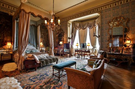 Greek Room, Apartment 2023, Castle Rooms, Royal Bedroom, Ikemen Vampire, Castle Bedroom, British Castles, Vis Dev, Victorian Bedroom