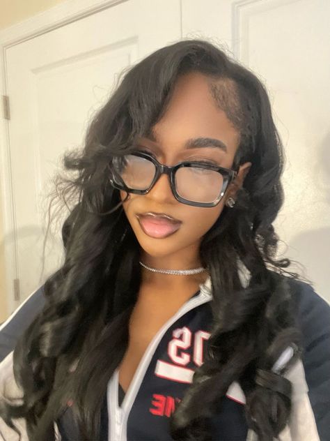 Clear Glasses Black Women, Glasses Frames For Black Women, Baddie With Glasses, Glasses Black Women, Woman In Glasses, Boujee Lifestyle, Black Femininity, Clear Glasses, Face Card