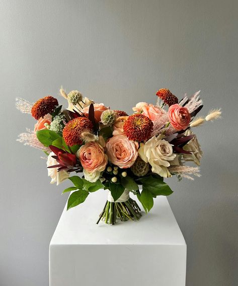 Autumn Boheme | Baltimore (MD) Wedding Flowers Delivered | Flowers & Fancies Wearable Plant, Flower Dictionary, Poinsettia Care, Blooming Succulents, Modern Bouquet, Plant Installation, New Baby Flowers, Thank You Flowers, Flower Subscription