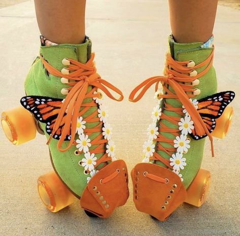 Roller Skate Setup, Cute Roller Skating Outfits, Rollerskates Aesthetic, Active Hobbies, Roller Skating Outfits, Quad Roller Skates, Roller Shoes, Roller Skate Shoes, Roller Skaters