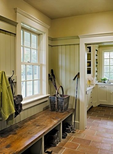 Garage Inspiration, Vstupná Hala, Laundry Room/mud Room, Rustic Entryway, Farmhouse Entryway, Real Estat, Boot Room, Small Space Solutions, Laundry Mud Room