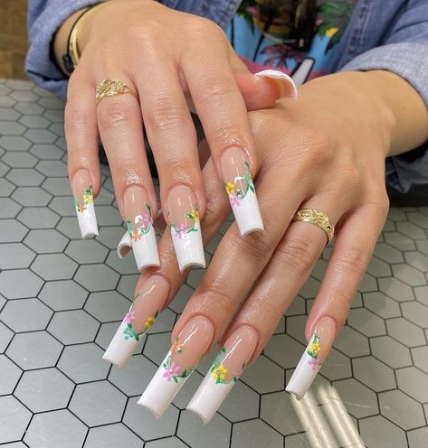 Spring Minimalist Nails, Cute Nail Ideas For Spring, Nails Spring Flowers, Spring Nails 2023 Gel Short, Design Nails 2023, Early Spring Nails, Nail Ideas For Spring, Springtime Nails, Spring Nails Dip