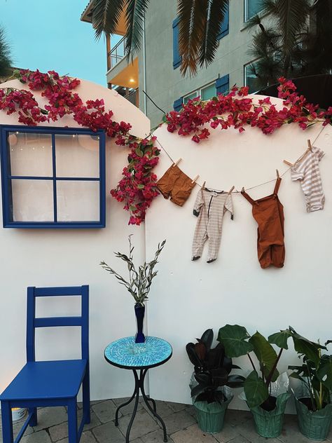 #babyshowerdecor #babyshowerthemes #babyshower #babyshowerbackdrop #greece #greek #greekbaby #greekbabyshower #baby #photobooth #backdrop #archbackdrop #diy #clothesline #babyclothesline Clothesline Backdrop, Baby Clothes Line Decoration, Baby Announcement Clothesline, Baby Shower Clothesline Decoration, Baby Shower Clothesline, Baby Shower Onesie Clothesline, Baby Shower Pin, Twin Shower, Baby Shower Backdrop