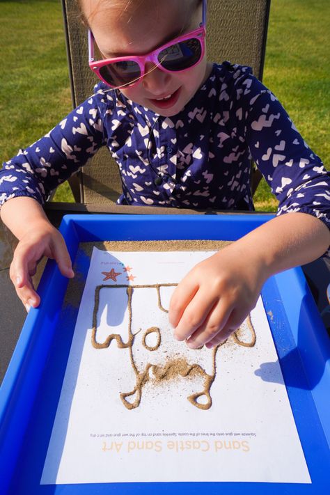 Build a sand castle with wet glue and sand! This activity is great for preschoolers and kindergarteners. Build hand strength while improving eye-hand coordination. Check out this FREE RESOURCE at LearnPal! Sand Castle Art Preschool, Sand Castle Activities Preschool, Sandcastle Activities Preschool, Sand Activities For Preschool, Sand Castle Ideas, Sand Castle Craft, Kindergarten Stem, Robert Munsch, Sand Game