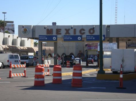 Mexicali border crossing. Mexico Border, Mexican Border, Us Border, 20 Dollars, New Photo Download, Photo Download, Mexico Travel, My Family, Favorite Places