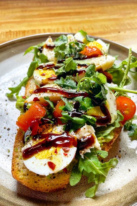 Sourdough Toast Toppings, Sourdough Toppings, Boiled Eggs Toast, Caprese Breakfast, Healthy Prepared Meals, Healthy Egg Recipes, Tomatoes Mozzarella, Charcuterie Recipes, Breakfast Toast