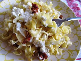 Cottage Cheese Noodles, Hungary Food, Cheese Noodles, Queso Cottage, Cabbage And Noodles, Macedonian Food, Hungarian Cuisine, Eastern European Recipes, Table D Hote