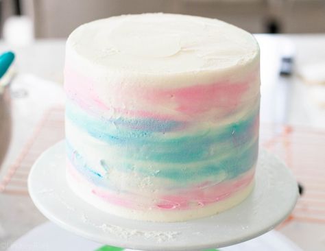 Inside Gender Reveal, How To Ombre, Gender Reveal Dessert, Baby Reveal Cakes, Simple Gender Reveal, Watercolour Effect, Gender Reveal Party Decorations, Vanilla Cake Recipe, Baby Gender Reveal Party