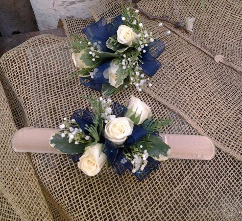 Navy and gold wrist and pin-on corsages for winter wedding by Superior Hy-Vee Floral White Jeans For Men, Flowers At Wedding, Gold Corsage, Black Corsage, Blue Corsage, Prom Couples, Formal Tuxedo, Corsage And Boutonniere, Corsage Prom