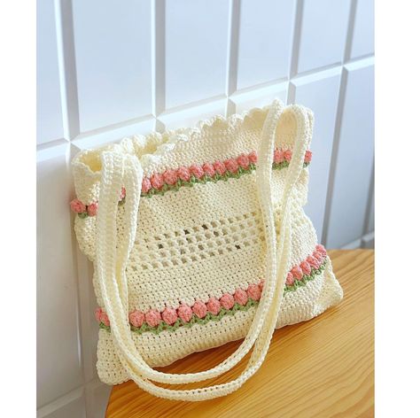 Tulip Crochet Bag Pattern, Colorful Crochet Bag, Crochet Tote Bags Free Patterns, Crochet Daisy Bag, Crochet Flower Bag, Polyester Crochet, Sac Granny Square, Shoulder Bag Crochet, Crochet Tulip