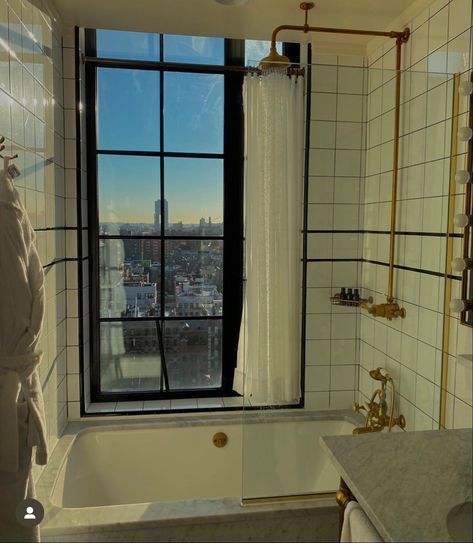 City Bathrooms, Dream House Aesthetic, Aesthetic Apartment, Trip To New York, Lucy Williams, Dream Apartment Decor, Apartment Aesthetic, New York Apartment, Apartment Bathroom