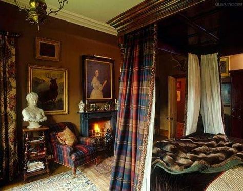 Scottish Bedroom, Tartan Curtains, Tartan Decor, Scottish Interiors, Scottish Decor, Scottish Homes, Hacks Ikea, English Interior, English Country Decor