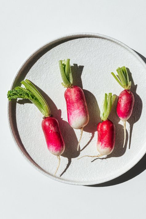 Fresh Food Photography, Radish Photography, French Food Photography, Food Photography Vegetables, Open Faced Sandwiches, Fairy Food, Friendship Stories, Vegetables Photography, Jean Jean