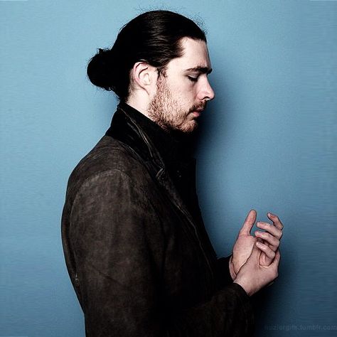 AHB Hozier 24/7 Bog Man, Hozier, Irish Men, Long Hair Styles Men, Music Love, Beautiful Soul, Man Crush, Beautiful People, Long Hair