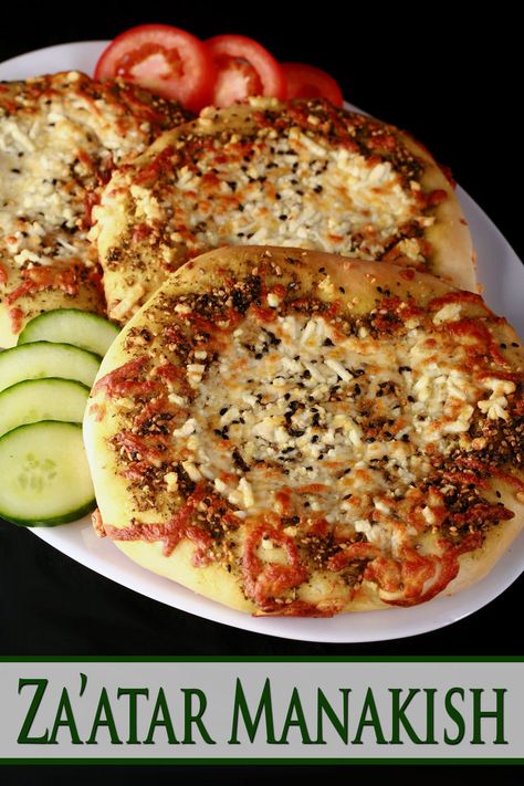 Za'atar Manakish Lebanese Pizza Recipes, Lebanese Bread Pizza, Zaatar Pizza, Cheese Manakish, Lebanese Pizza, Manakish Recipe, Egypt Recipes, Lebanese Flat Bread, Za'atar Recipe